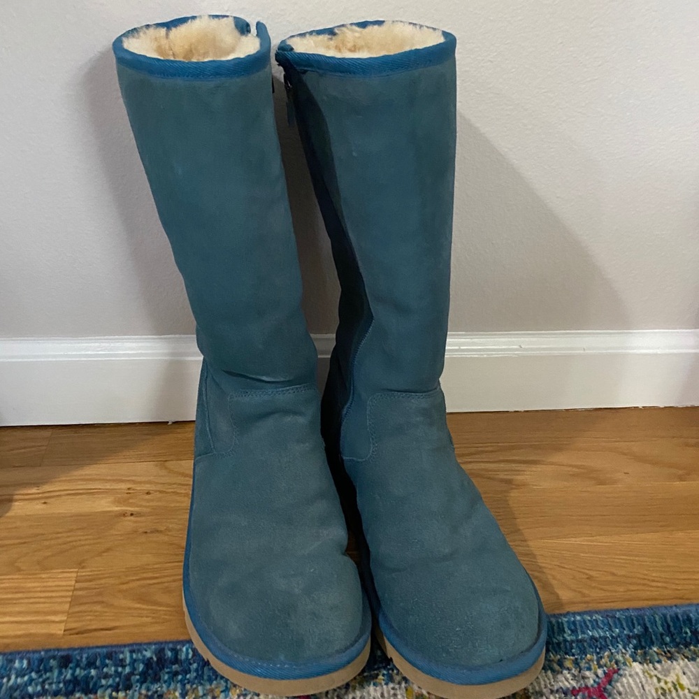 Tall teal ugg boots size 9